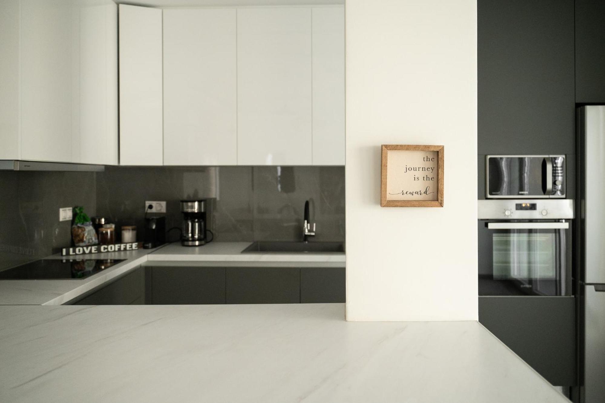 L' Horizon Luxury Living By 8Essentially Heraklion  ภายนอก รูปภาพ